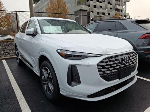 2025 Audi Q5 Premium TFSI quattro S tronic