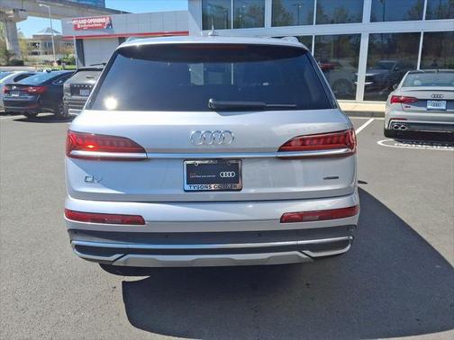 2022 Audi Q7 55 Premium Plus