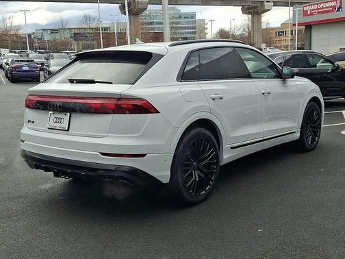 2026 Audi SQ8 4.0T Prestige
