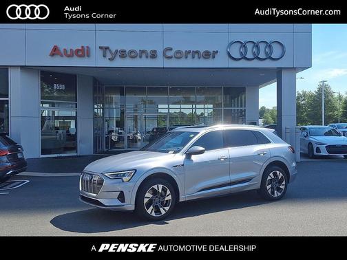 Florett Silver Metallic 2023 Audi e-tron Premium Plus quattro