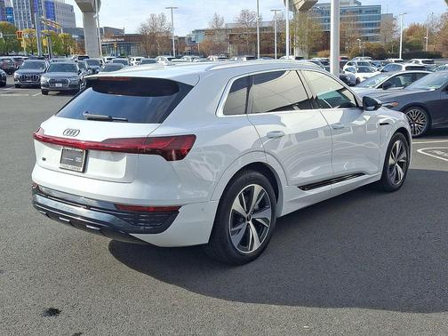 2024 Audi Q8 e-tron Premium Plus