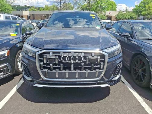 2025 Audi Q7 45 Premium