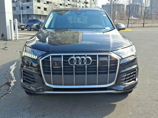 2023 Audi Q7 55 Premium Plus