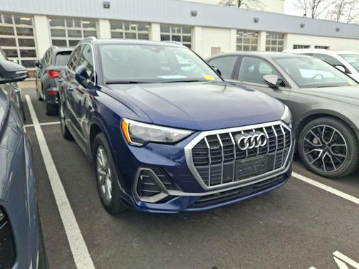 2022 Audi Q3 45 S line Premium