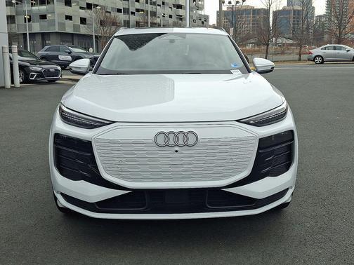 2025 Audi Q6 e-tron Premium Plus quattro