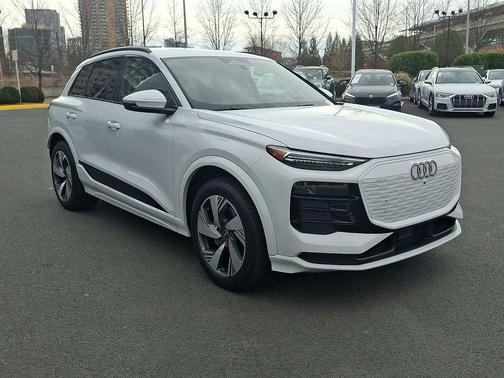 2025 Audi Q6 e-tron Premium Plus quattro
