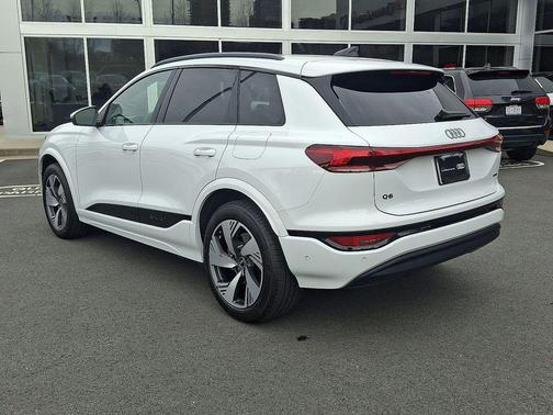 2025 Audi Q6 e-tron Premium Plus quattro