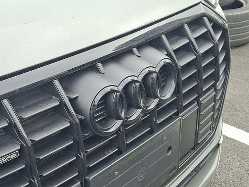 2024 Audi Q3 45 S line Premium Plus