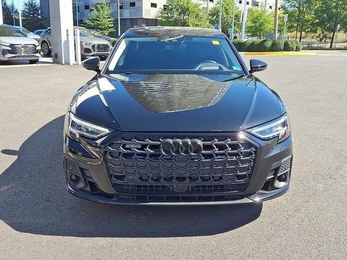 2022 Audi A8 L 55 TFSI quattro Tiptronic
