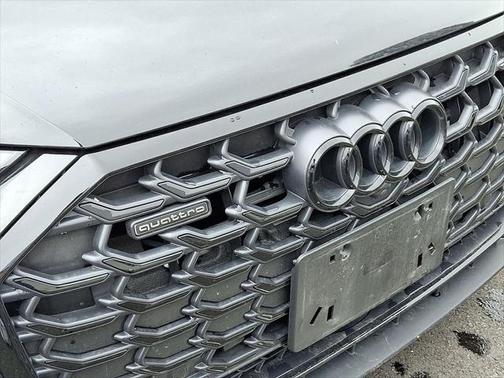 2022 Audi A8 L 55 TFSI quattro Tiptronic