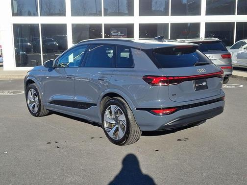 2025 Audi Q6 e-tron Premium Plus quattro