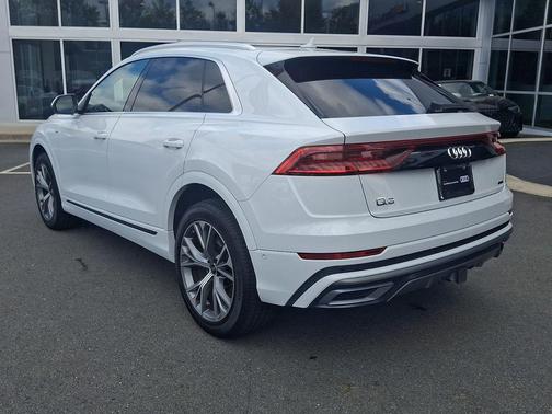 Glacier White Metallic 2023 Audi Q8 55 Premium Plus