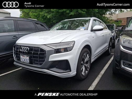 Glacier White Metallic 2023 Audi Q8 55 Premium Plus