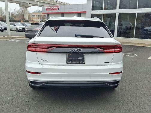 2022 Audi Q8 55 Premium