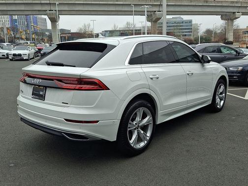 2022 Audi Q8 55 Premium