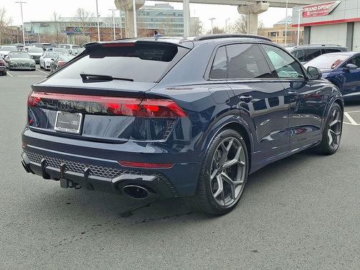 Waitomo Blue Metallic 2026 Audi RS Q8 4.0T