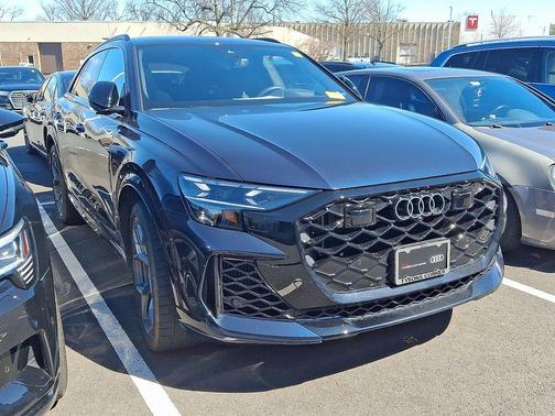 Waitomo Blue Metallic 2026 Audi RS Q8 4.0T