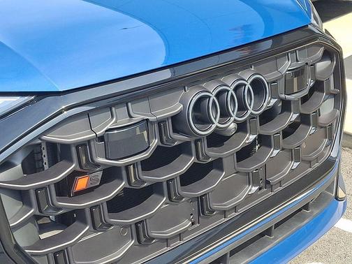 Ascari Blue Metallic 2026 Audi SQ8 4.0T Prestige