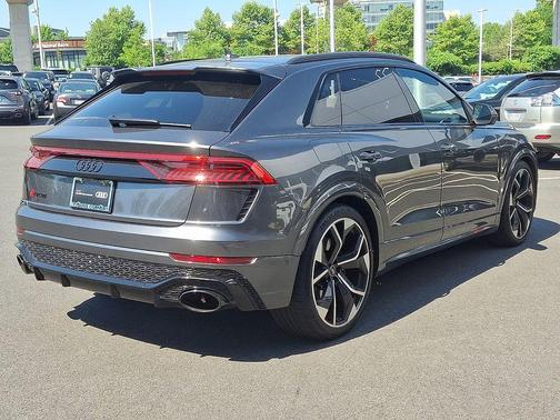 Daytona Gray Pearl Effect 2024 Audi RS Q8 4.0T