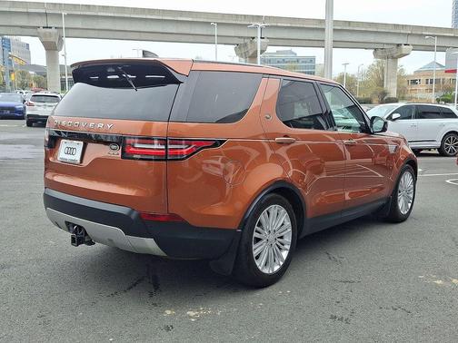 Namib Orange Premium Metallic 2018 Land Rover Discovery HSE LUXURY
