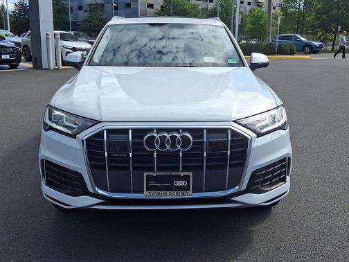 2023 Audi Q7 45 Premium Plus