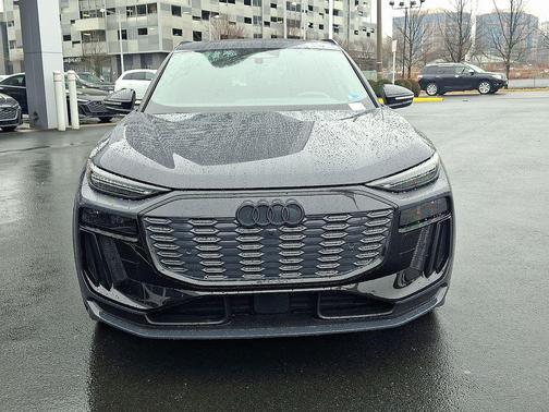 2025 Audi SQ6 e-tron Prestige quattro