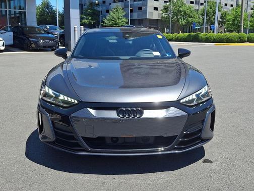 Daytona Gray Pearl Effect 2023 Audi e-tron GT Prestige quattro