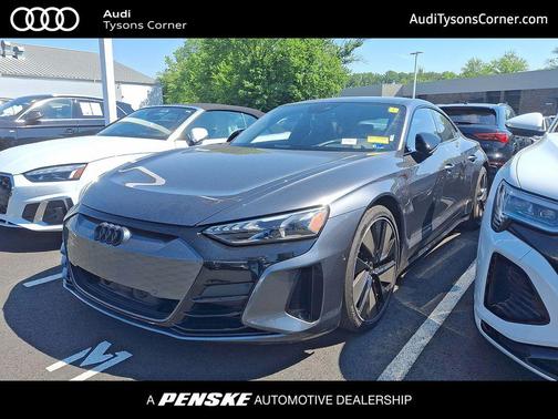 Daytona Gray Pearl Effect 2023 Audi e-tron GT Prestige quattro