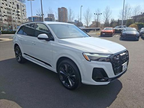 2025 Audi Q7 55 Premium Plus