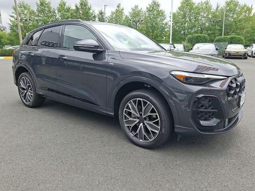Tambora Gray Metallic 2026 Audi Q5 Premium Plus TFSI quattro S tronic