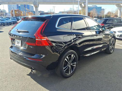 2021 Volvo XC60 T5 Momentum