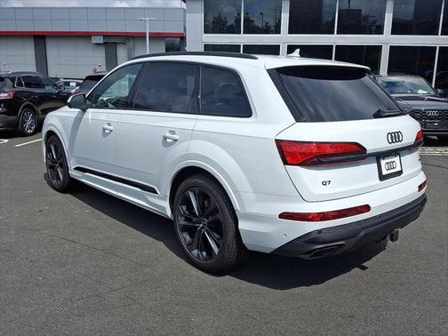 2025 Audi Q7 55 Premium Plus