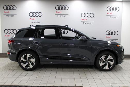 2025 Audi Q6 e-tron Premium quattro
