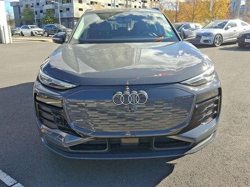 2025 Audi Q6 e-tron Premium quattro
