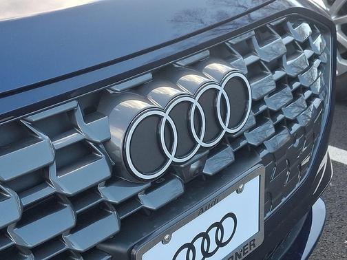 2025 Audi Q5 Premium TFSI quattro S tronic