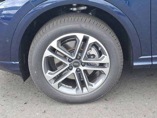 2025 Audi Q5 Premium TFSI quattro S tronic