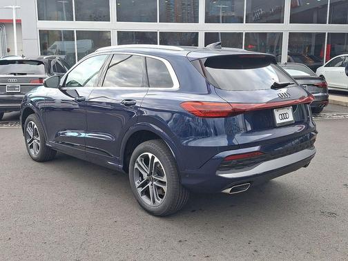 2025 Audi Q5 Premium TFSI quattro S tronic