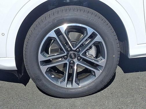 2025 Audi Q5 Premium TFSI quattro S tronic