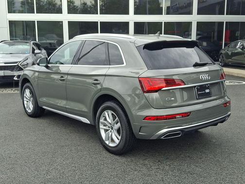 Chronos Gray Metallic 2023 Audi Q5 45 S line Premium