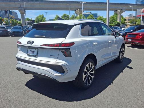 Glacier White Metallic 2026 Audi Q3 TFSI quattro S tronic