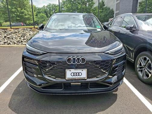 2025 Audi Q6 e-tron Premium Plus quattro