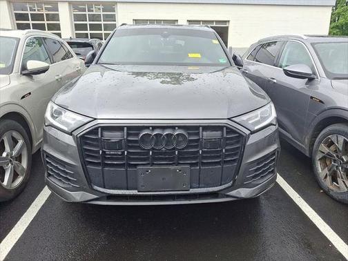 2022 Audi Q7 45 Premium Plus