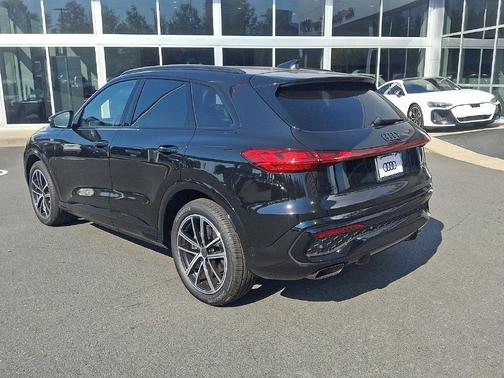Mythos Black Metallic 2026 Audi Q5 Prestige TFSI quattro S tronic