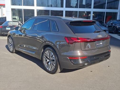 2024 Audi Q8 e-tron Prestige