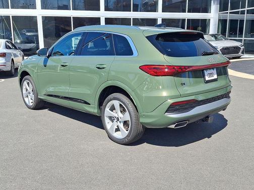District Green Metallic 2026 Audi Q5 Premium Plus TFSI quattro S tronic