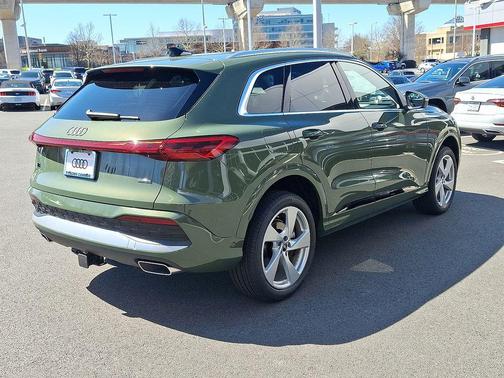 District Green Metallic 2026 Audi Q5 Premium Plus TFSI quattro S tronic