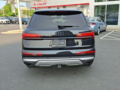 2025 Audi Q7 45 Premium Plus