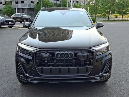 2025 Audi Q7 45 Premium Plus