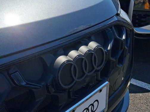 Daytona Gray Pearl Effect 2026 Audi Q5 Sportback Premium Plus TFSI quattro S tronic