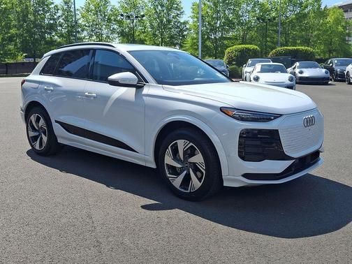 Glacier White 2025 Audi Q6 e-tron Premium Plus quattro